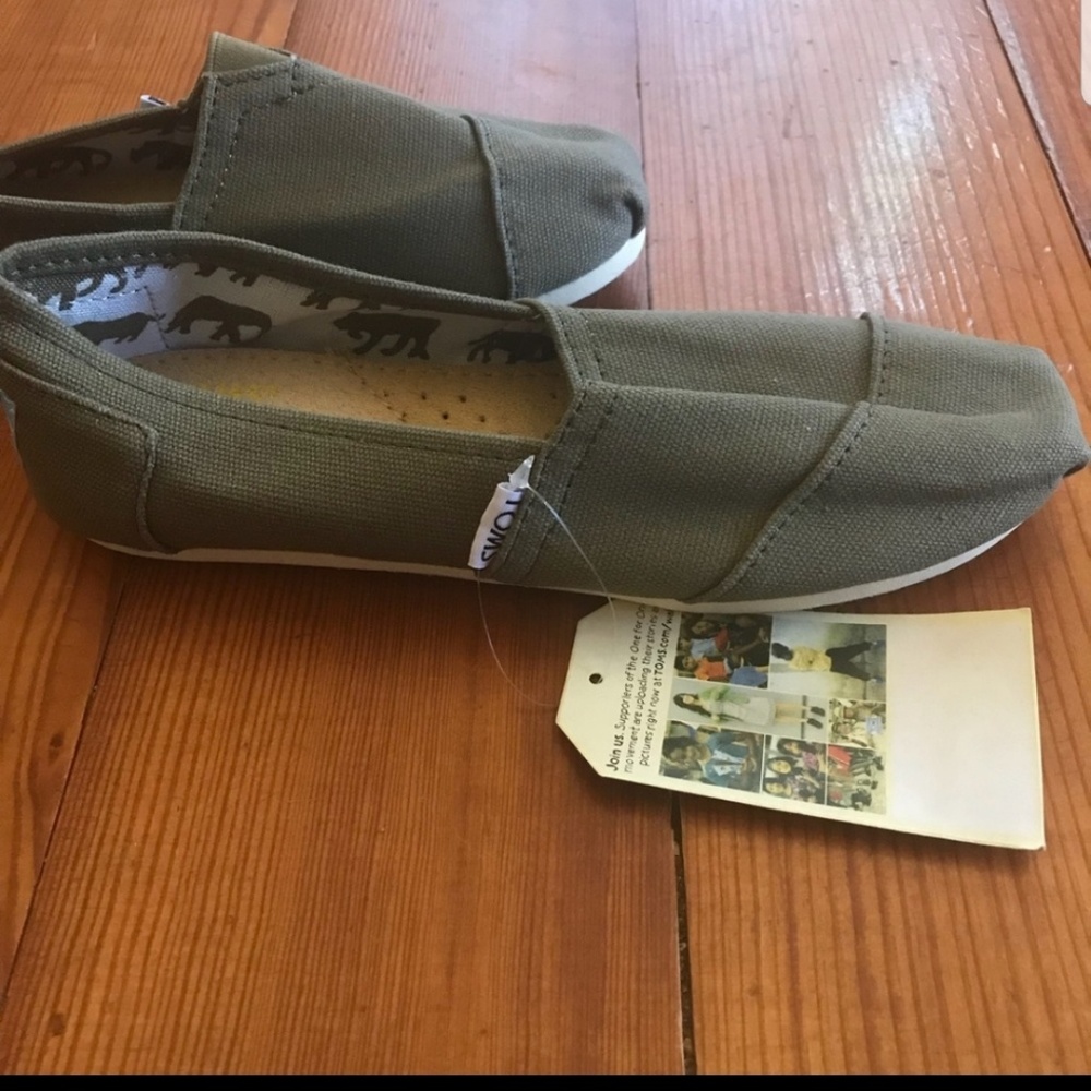 Toms slip ons